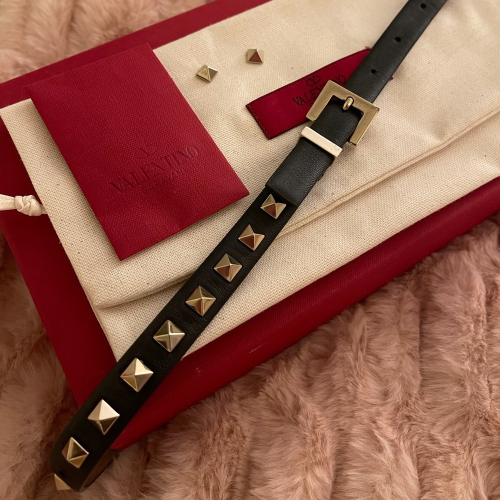 Valentino Garavani Roman Stud Black Skinny Leather Belt